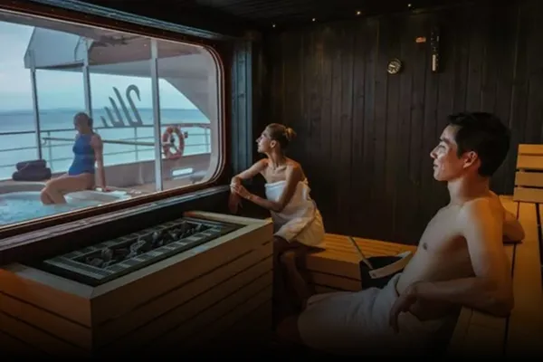 Panoramic-view sauna