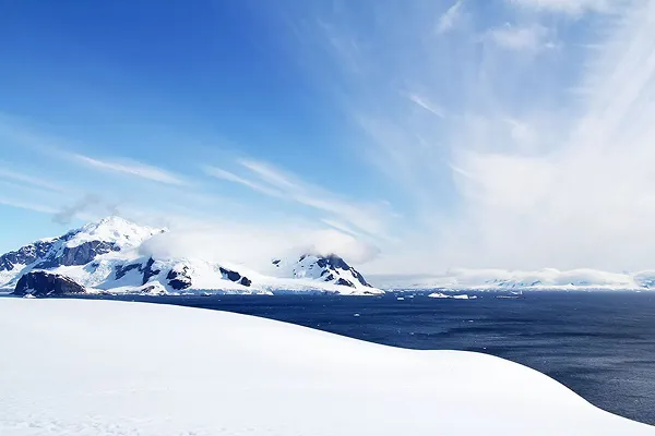New Year amid Antarctic ice
